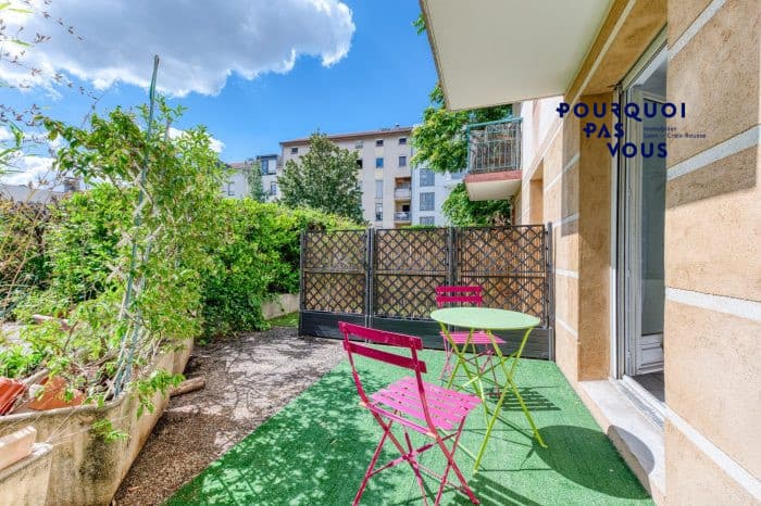 Studio rénové à Monplaisir, photo 3