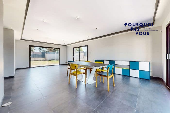 Maison contemporaine à Saint-Romain-de-Jalionas