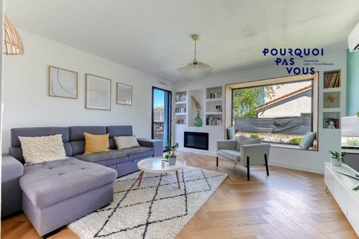 Maison familiale avec piscine et garage à Genas, photo 3