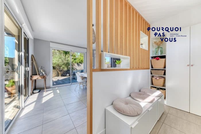Maison familiale avec piscine et garage à Genas, photo 12