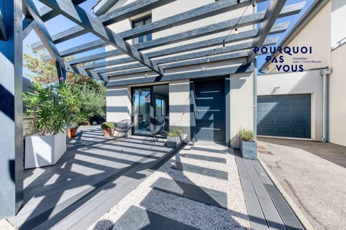 Maison familiale avec piscine et garage à Genas, photo 6