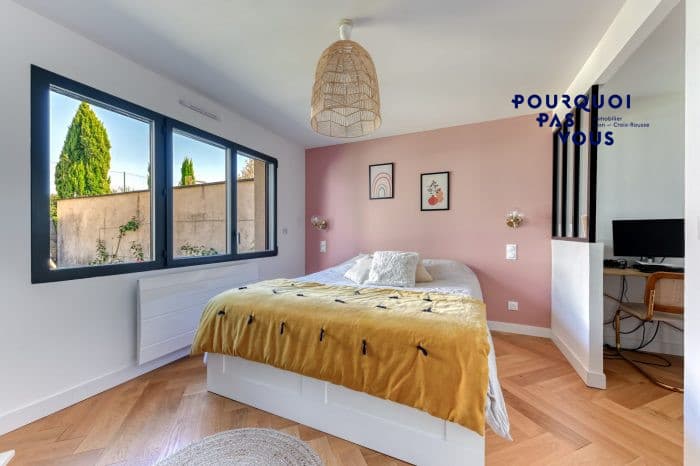 Maison familiale avec piscine et garage à Genas, photo 13